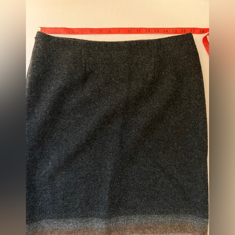 Cabela’s Women’s Size 14 100% Virgin Wool Gray Midi A-Line Skirt - Picture 6 of 9
